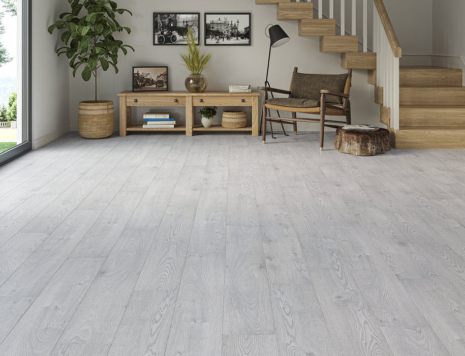 Laminate Flooring – Warm Brown Oak – AGT Effect Premium Elbruz – 191mm x 1380mm – 12mm