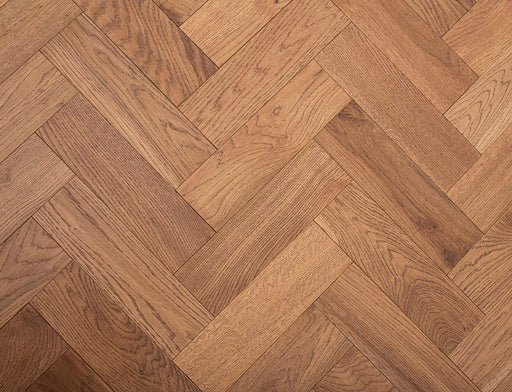 Engineered Oak Herringbone Flooring – Antique Oak – Brushed Handscraped Lacquered – 90mm x 300mm – 14/3mm