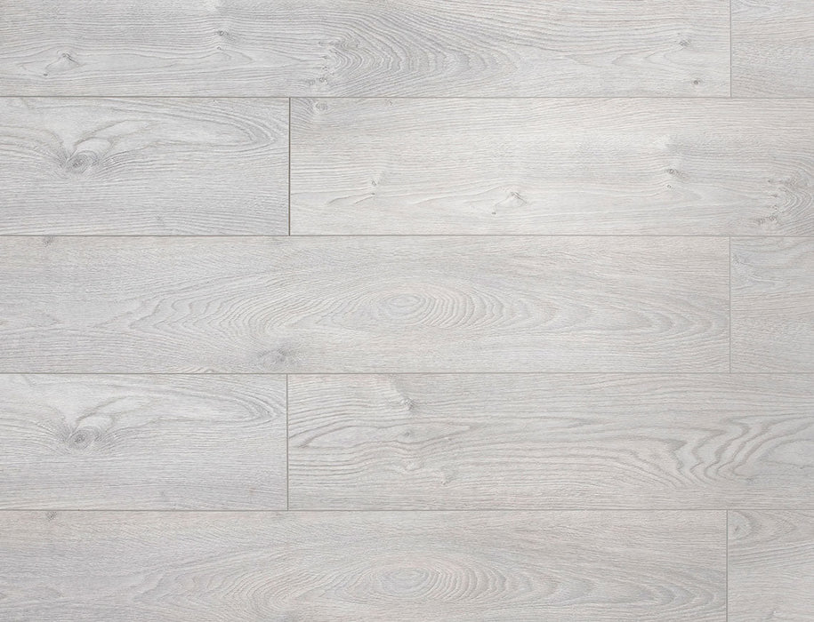Laminate Flooring – Warm Brown Oak – AGT Effect Elbruz – 191mm x 1380mm – 8mm