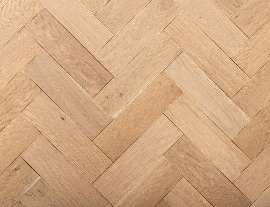Engineered Oak Herringbone Flooring – Natural Oak – Brushed Invisible Oiled – 90mm x 300mm – 14/3mm