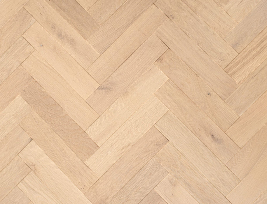 Engineered Oak Herringbone Flooring – Natural Oak – Smooth Invisible Oiled – 90mm x 400mm – 15/4mm