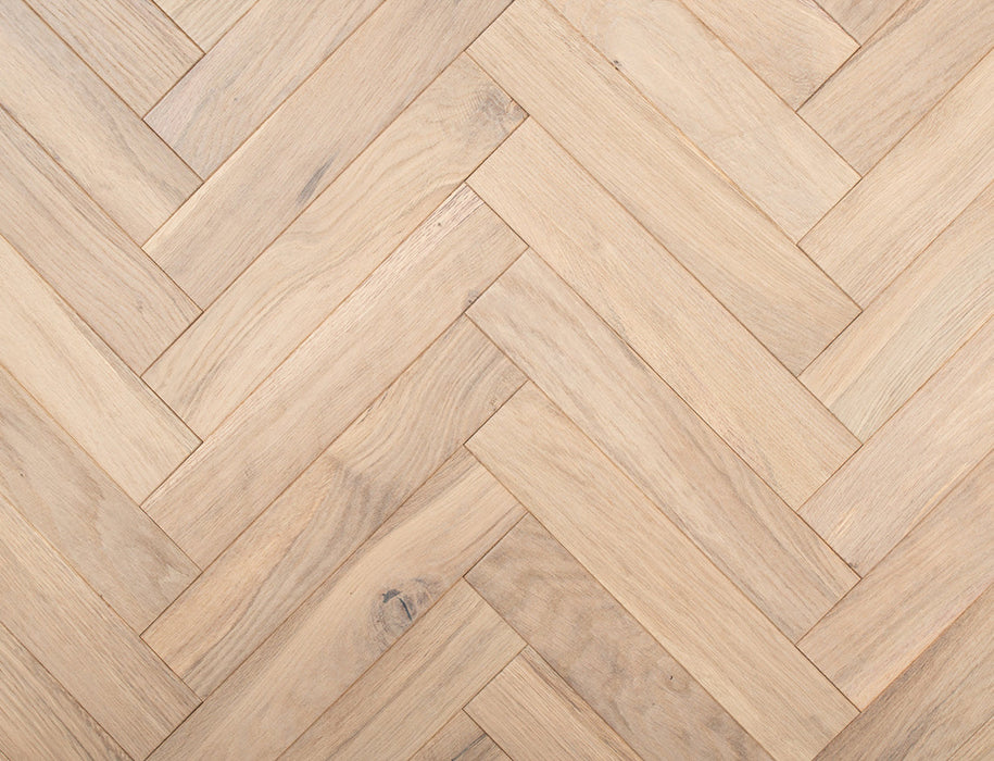Engineered Oak Herringbone Flooring – White Smoked Oak – Brushed & Oiled – 70mm x 350mm – 20/5mm