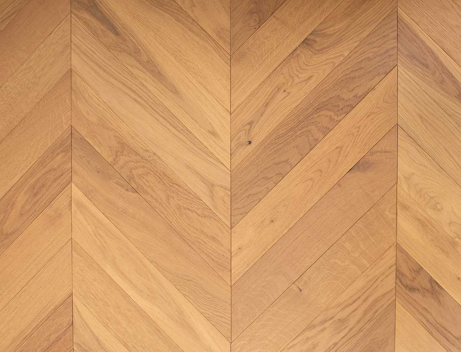 Engineered Oak Chevron Flooring – Natural Oak – Brushed & Oiled – 90mm x 510mm – 14/3mm