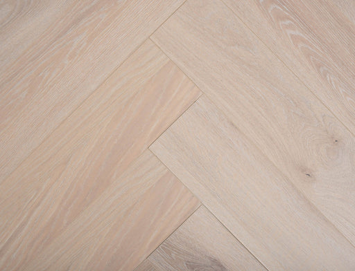 SPC Click Vinyl Herringbone Flooring – Whitewashed Brushed Oak – 127mm x 635mm – 8/0.17mm