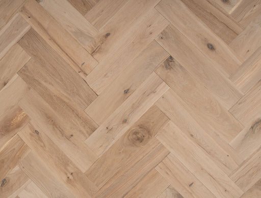 Solid Wood Herringbone Flooring – Natural Oak – Smooth UV Lacquered – 90mm x 400mm – 18mm