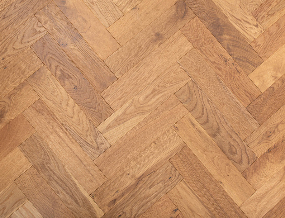 Engineered Oak Herringbone Flooring – Smoked Oak – Brushed & Lacquered – 90mm x 400mm – 15/4mm