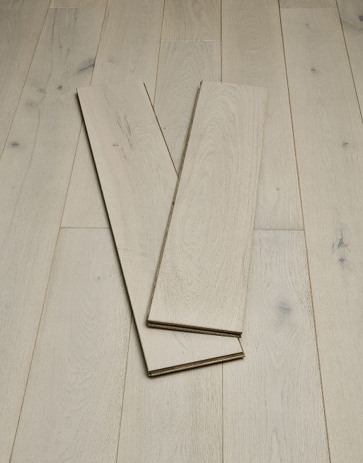 Frozen Oak Brushed & Lacquered Engineered Wood Flooring