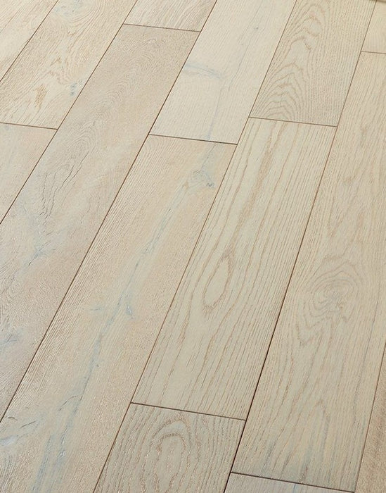 Manhattan Frozen Oak Brushed & Lacquered Engineered Wood Flooring