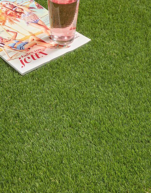 Aruba Artificial Grass £17.99/m² (Width 2m) xccscss.