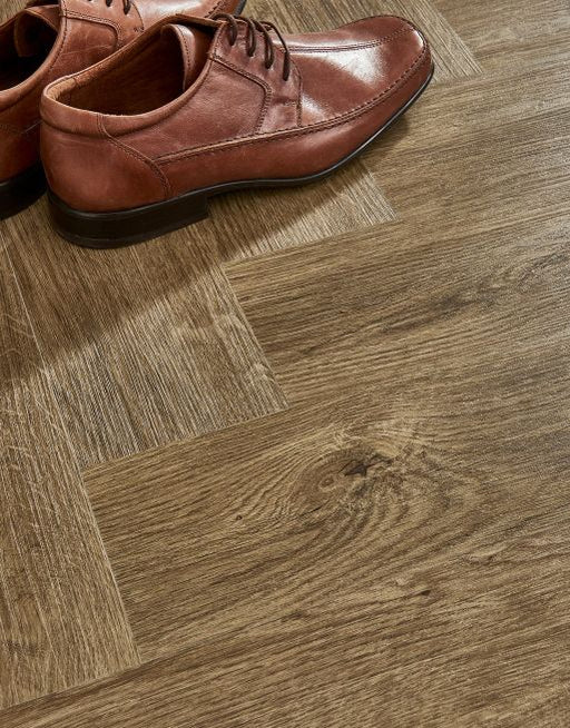 EvoCore Essentials Herringbone Golden Toffee Oak £44.99/m² xccscss.