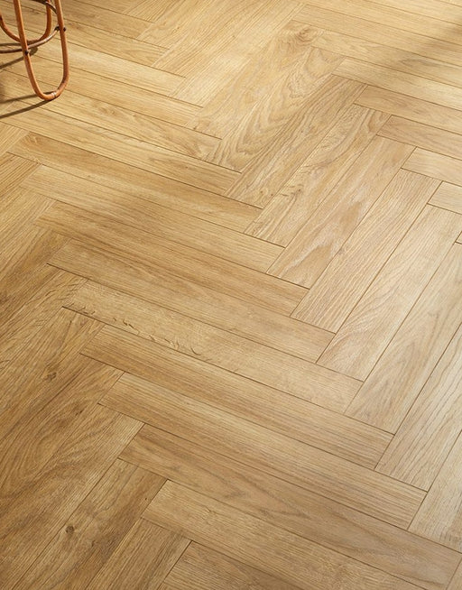 Vintage Chateau Herringbone Nature Oak Laminate Flooring £37.99/m² xccscss.
