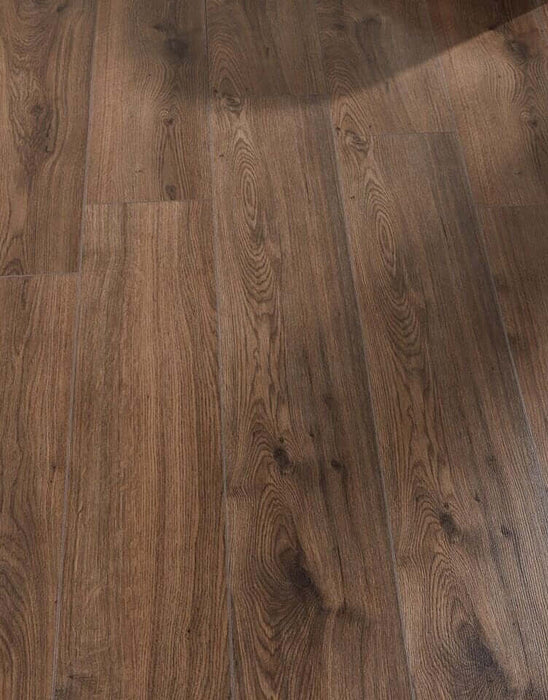 Farmhouse Dark Oak Laminate Flooring £11.99/m² xccscss.