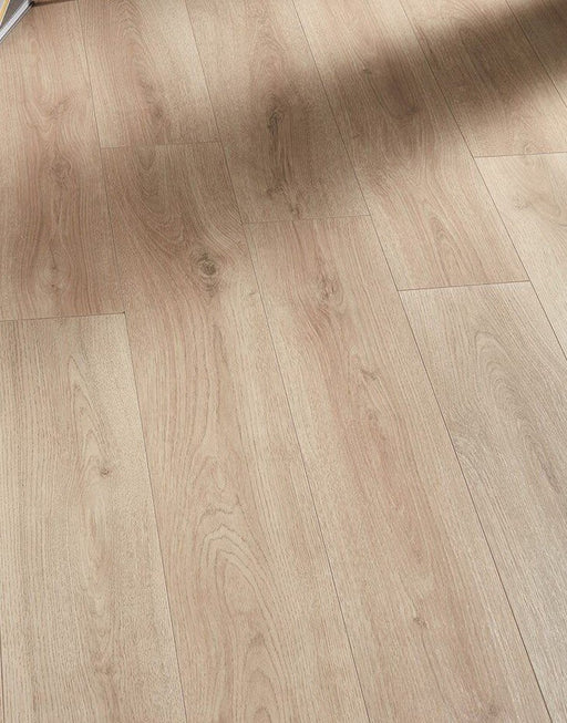 Loft Light Sand Oak Laminate Flooring £9.99/m² xccscss.