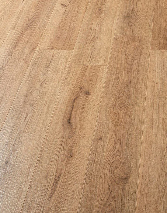 Loft Natural Oak Laminate Flooring £9.99/m² xccscss.