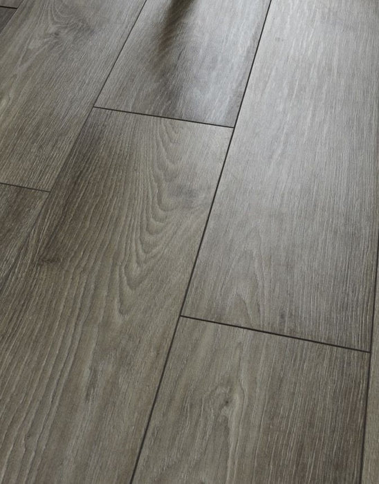 Noble Brentwood Oak Laminate Flooring £13.99/m² xccscss.