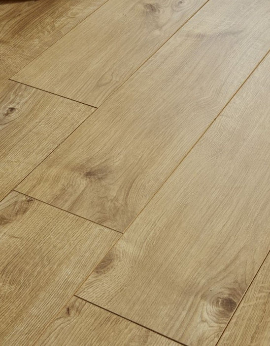 Noble Harpenden Oak Laminate Flooring £13.99/m² xccscss.