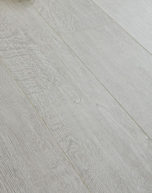 Noble Stamford Oak Laminate Flooring £13.99/m² xccscss.
