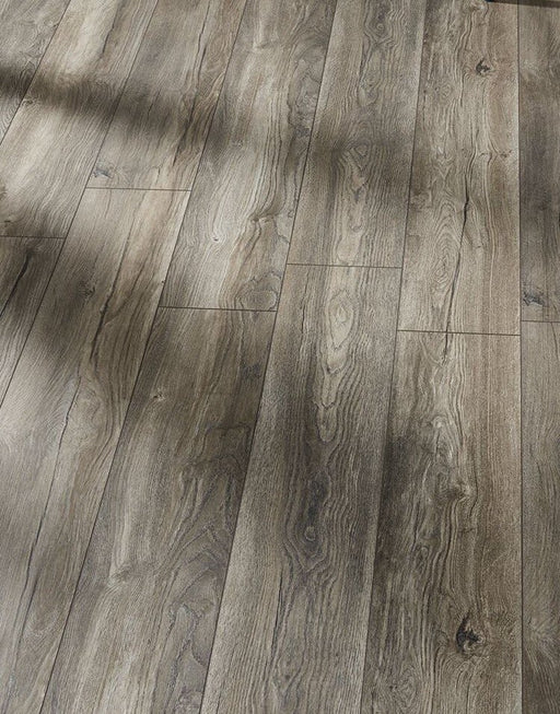 Villa Harbour Oak Grey Laminate Flooring £15.99/m² xccscss.