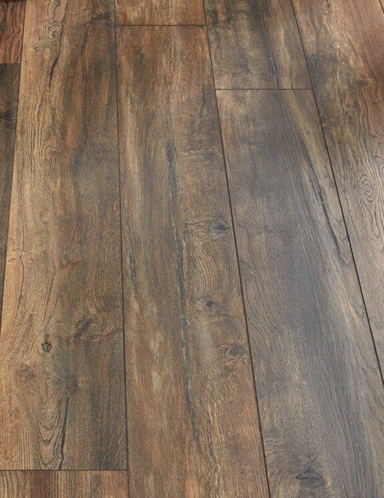 Villa Harbour Oak Laminate Flooring £15.99/m² xccscss.