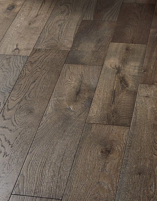 Manhattan Aged Cottage Oak Brushed & Lacquered Engineered Wood Flooring £51.99/m² xccscss.