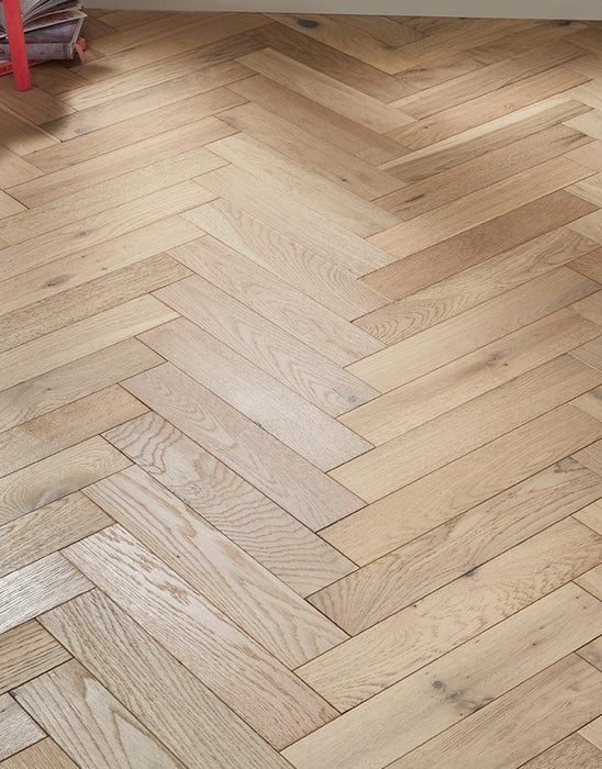 Oxford Herringbone Bavarian Oak Brushed & Oiled Engineered Wood Flooring £64.99/m² xccscss.