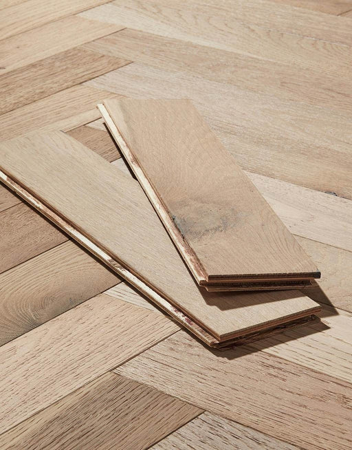 Oxford Herringbone Bavarian Oak Brushed & Oiled Engineered Wood Flooring £64.99/m² xccscss.