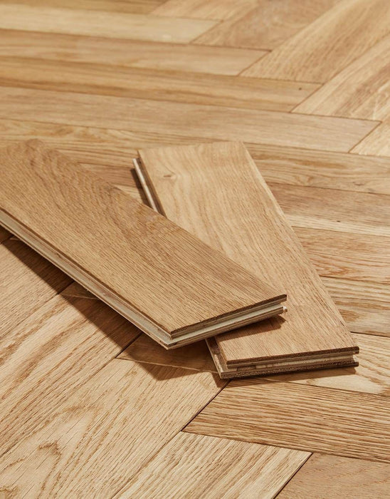 Oxford Herringbone Natural Oak Brushed & Oiled Engineered Wood Flooring £64.99/m² xccscss.