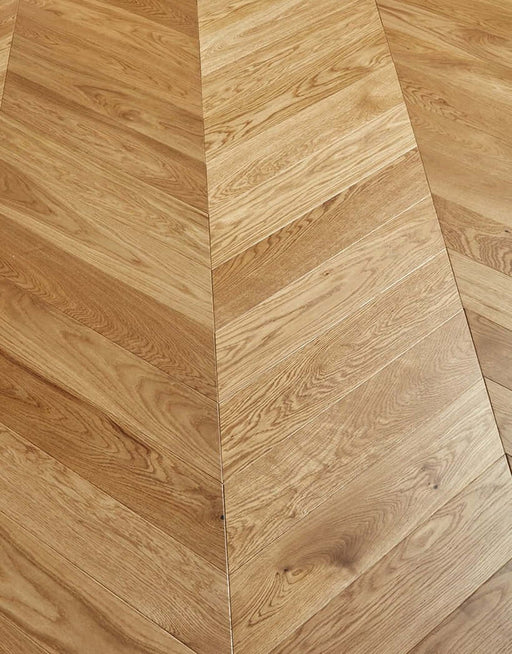 Chelsea Chevron Natural Oak Brushed & Lacquered Engineered Wood Flooring £84.99/m² xccscss.