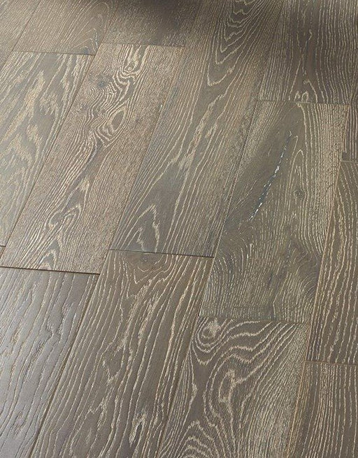 Manhattan Urban Grey Oak Brushed & Lacquered Engineered Wood Flooring £51.99/m² xccscss.