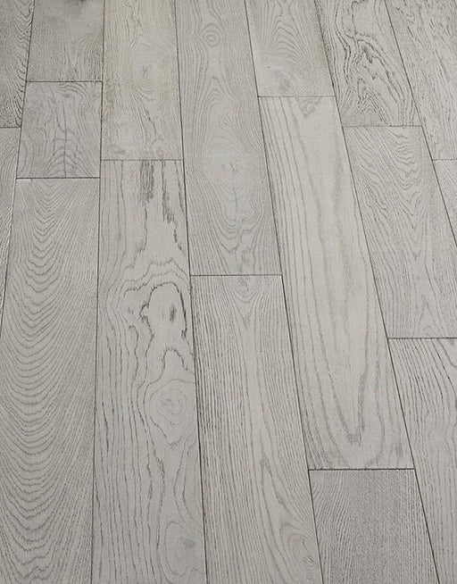 Loft Polar Oak Brushed & Oiled Engineered Wood Flooring £47.99/m² xccscss.