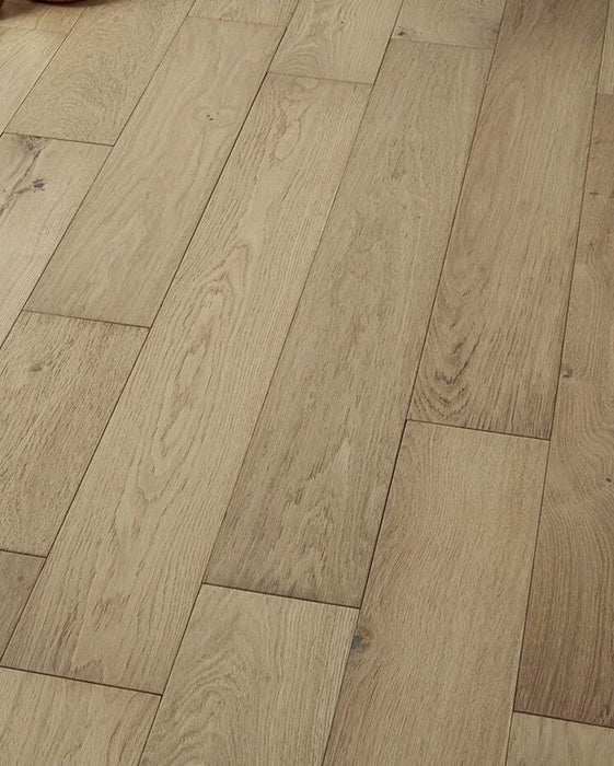 Loft Vanilla Oak Brushed & Oiled Engineered Wood Flooring £47.99/m² xccscss.